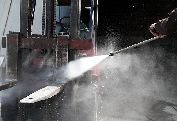Best Deck and Patio Pressure Washing in Inglenook, CT